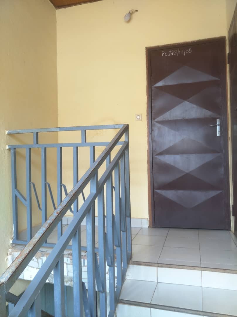 Appartement à louer à Biyemassi Superette