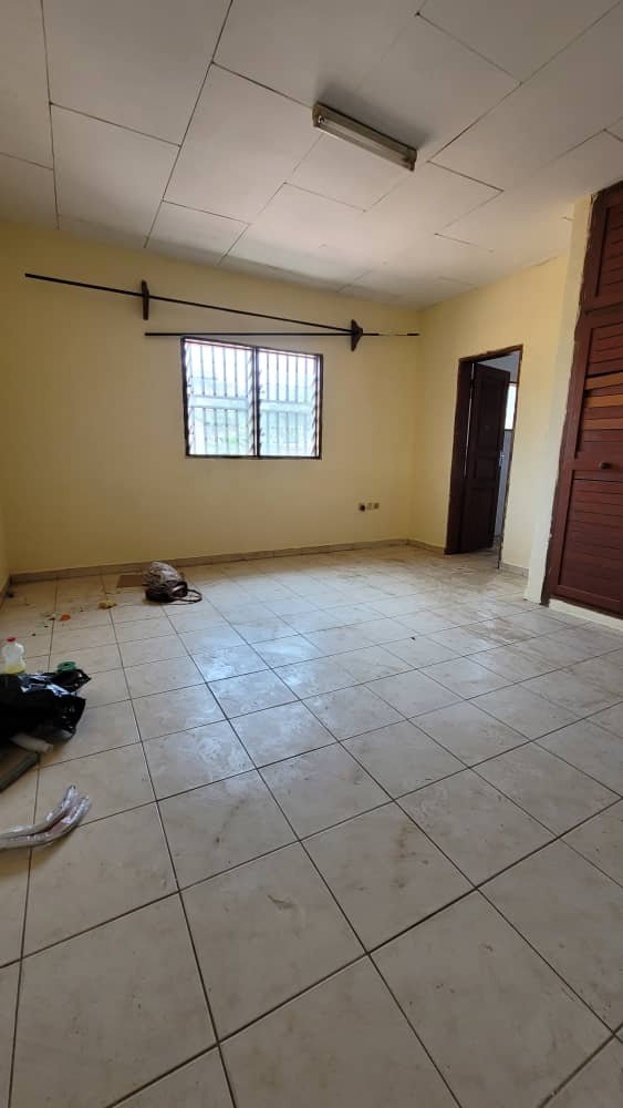 Appartement indivduel à louer à Biyemassi Lycée