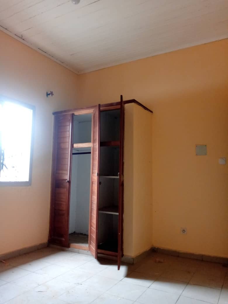 An apartment to let, at Nyalla Nkolmbong