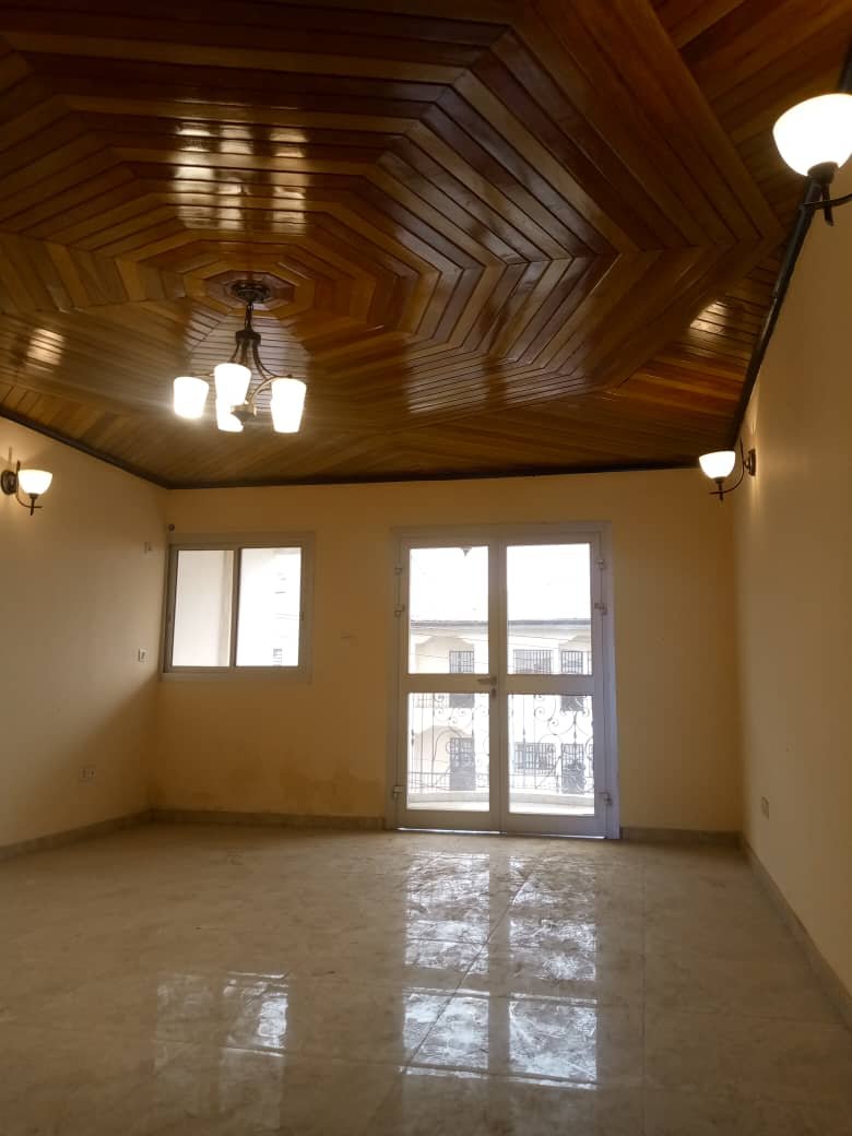Classy and well decorated apartment to let, at Yassa